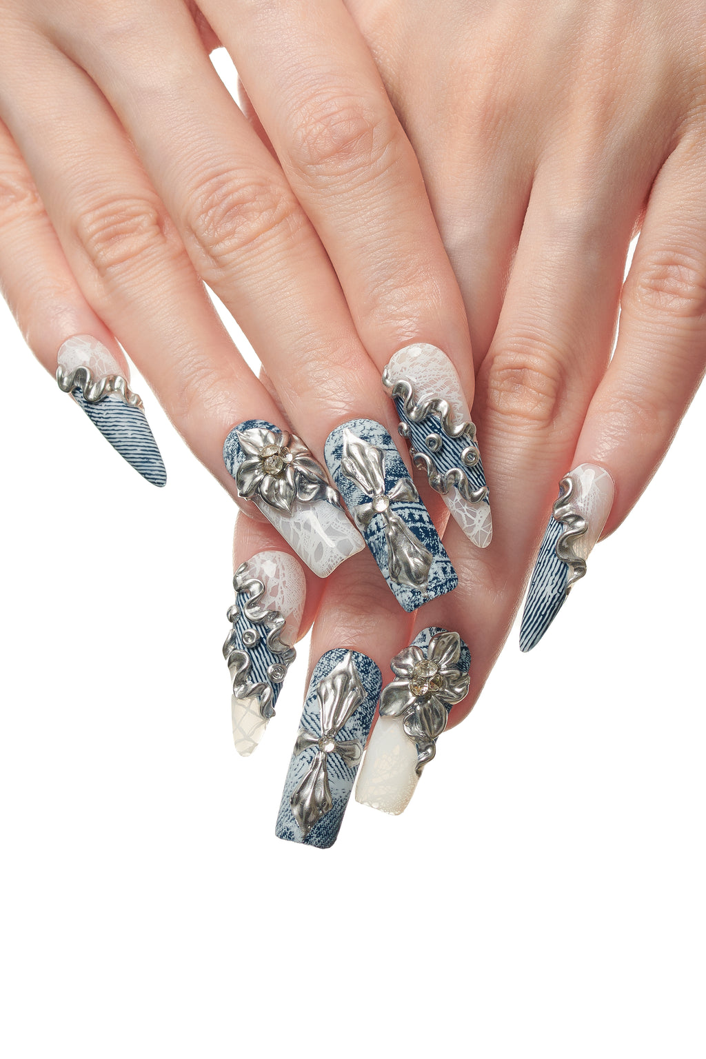 Denim Mode/ No.27 − レースとシルバーのブルーデニムロングネイル