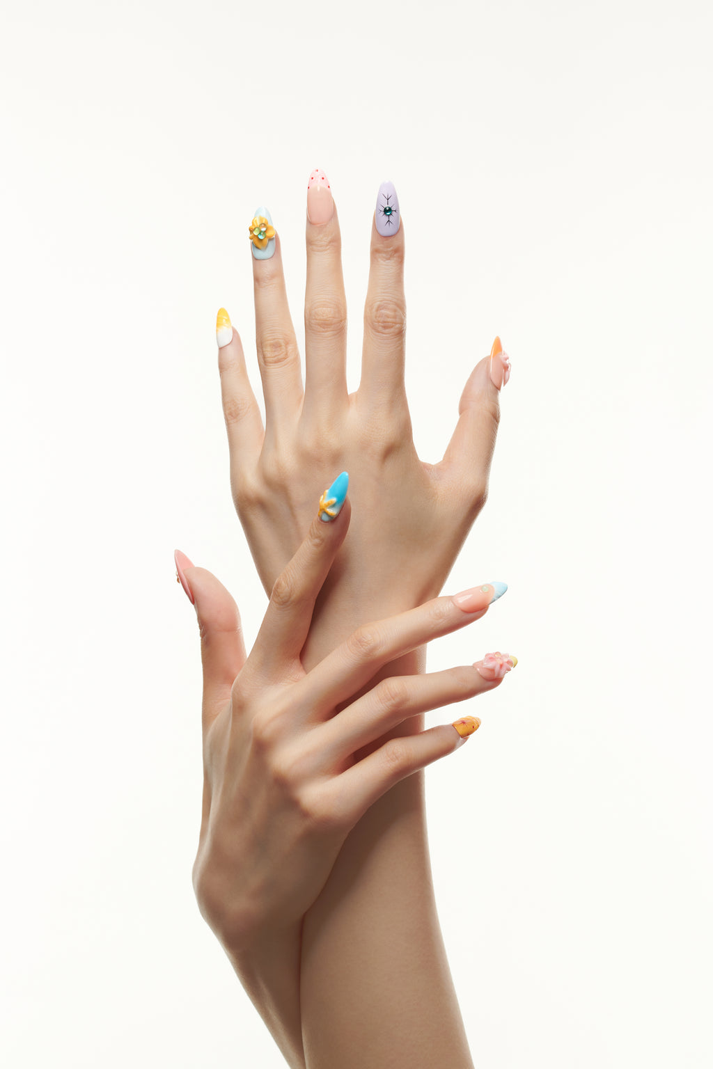 Summer Keepsakes / No.21 — サマーディテールのカラフルミディアムアーモンドネイル